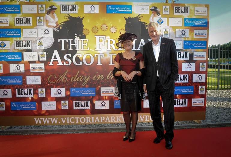 Dirk en Baukje Scheeringa op Ascot-day in Wolvega